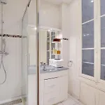 شقة Charming Apartment- 2br-4p- Parc Monceau *