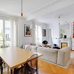 شقة Charming Apartment- 2br-4p- Parc Monceau باريس