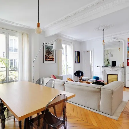 Daire Charming Apartment- 2br-4p- Parc Monceau Paris