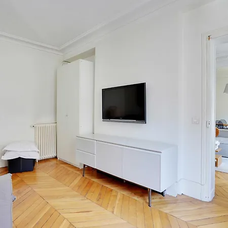 Apartament Charming Apartment- 2br-4p- Parc Monceau Paryż